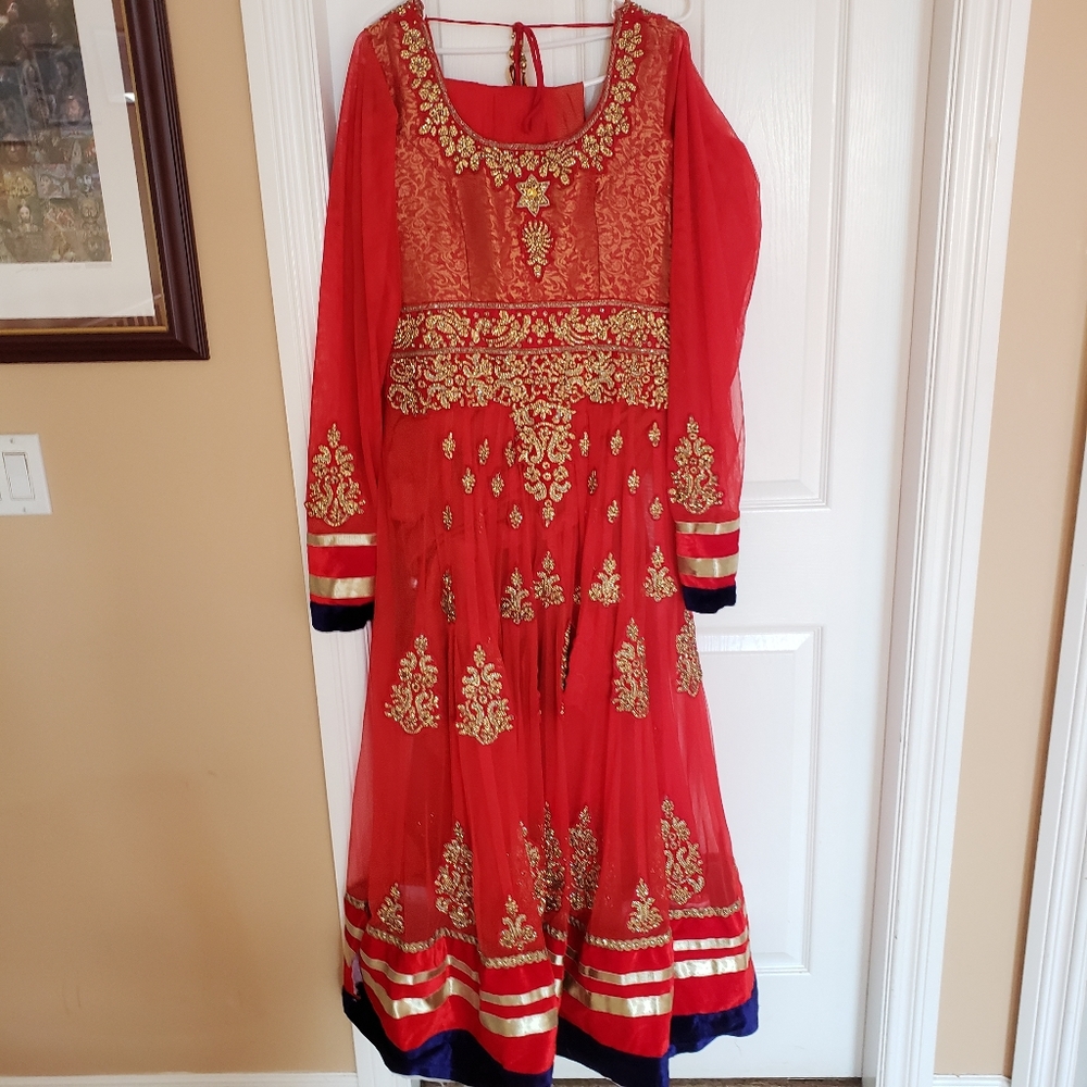 WOREN MINT CONDITION - Red, Gold And Royal Blue An